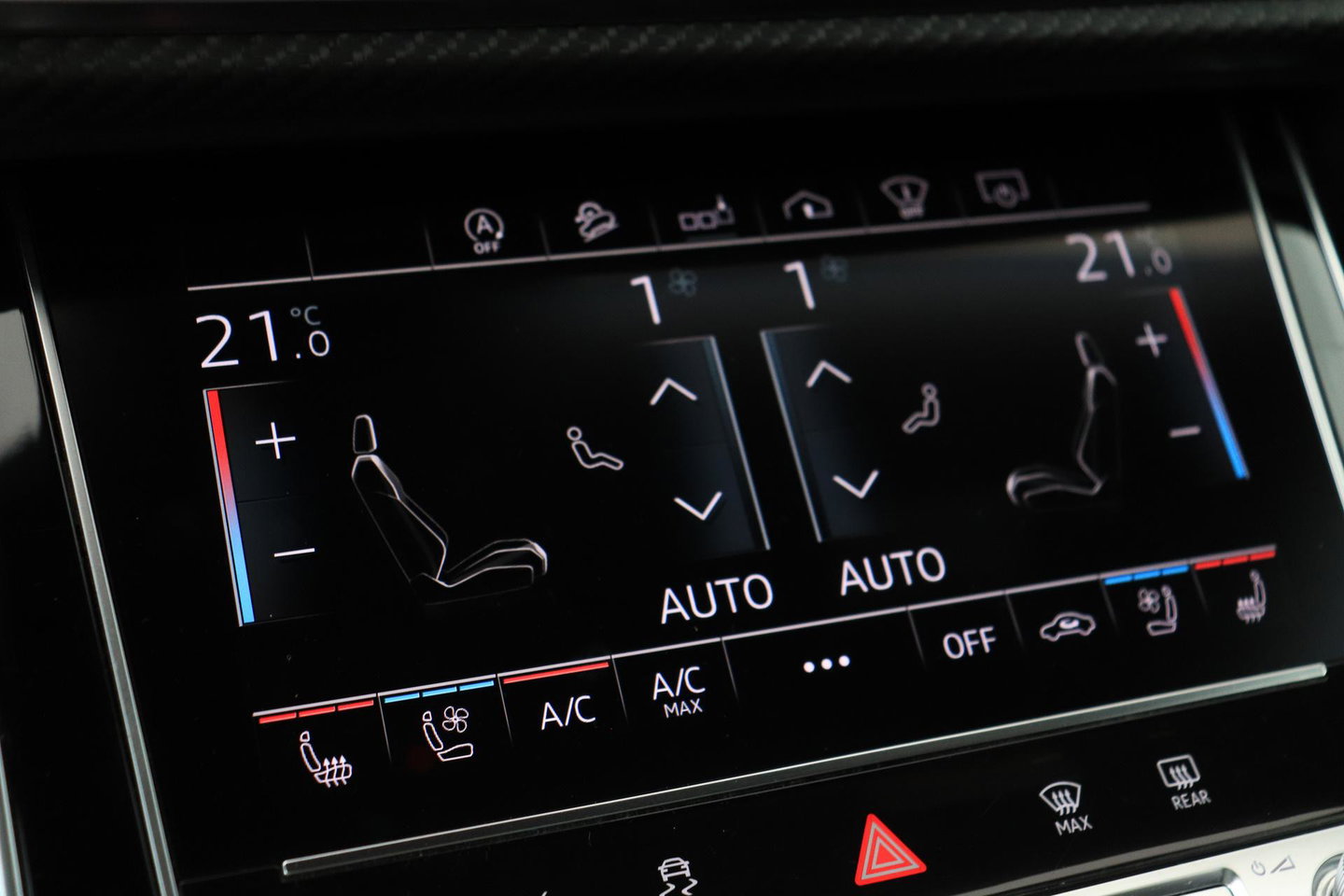 Audi RSQ8 4.0 TFSI Quattro | NL-Auto | RS Dynamicpakket Plus | Keramisch | Alcantara | Trekhaak | 23 Inch