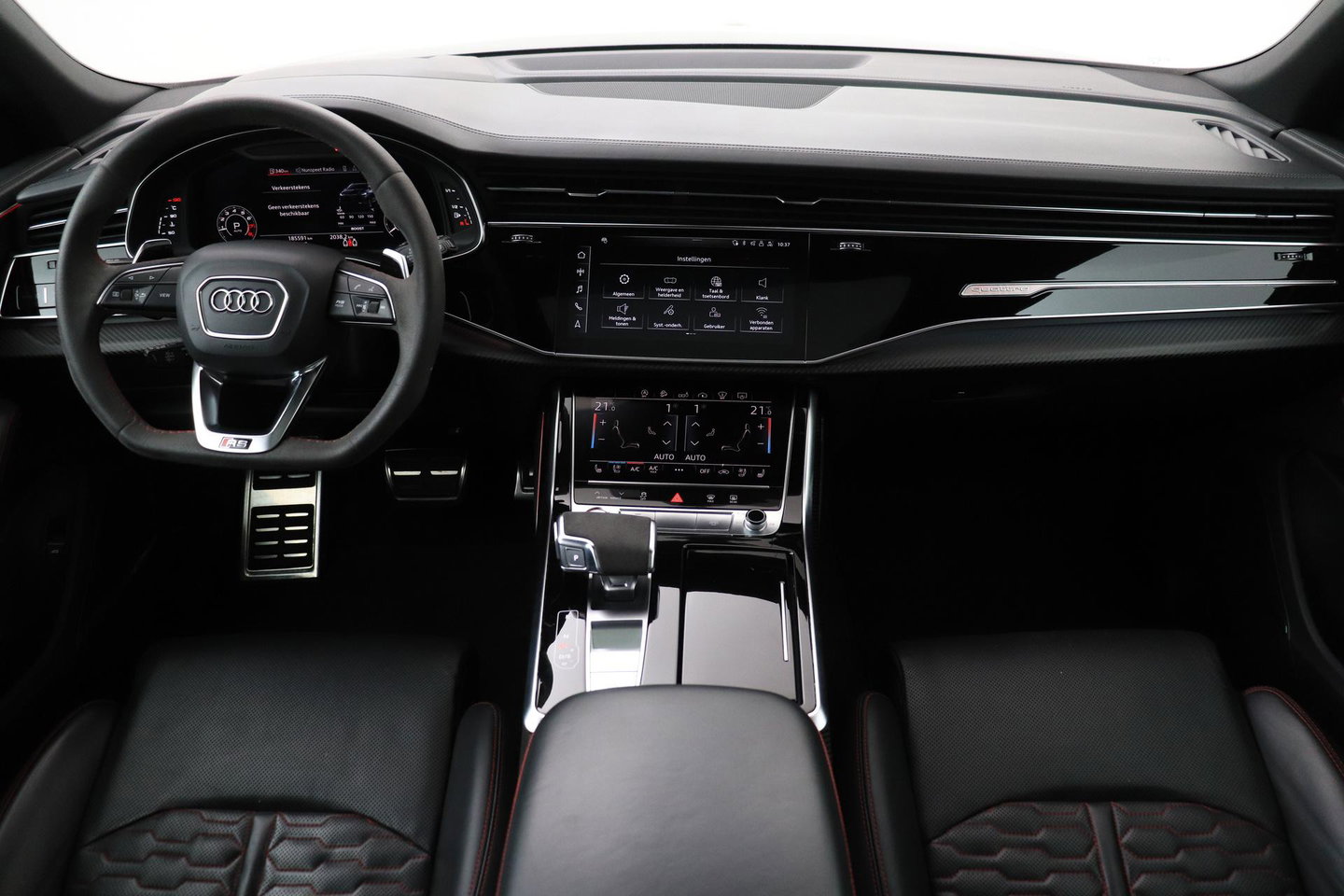 Audi RSQ8 4.0 TFSI Quattro | NL-Auto | RS Dynamicpakket Plus | Keramisch | Alcantara | Trekhaak | 23 Inch