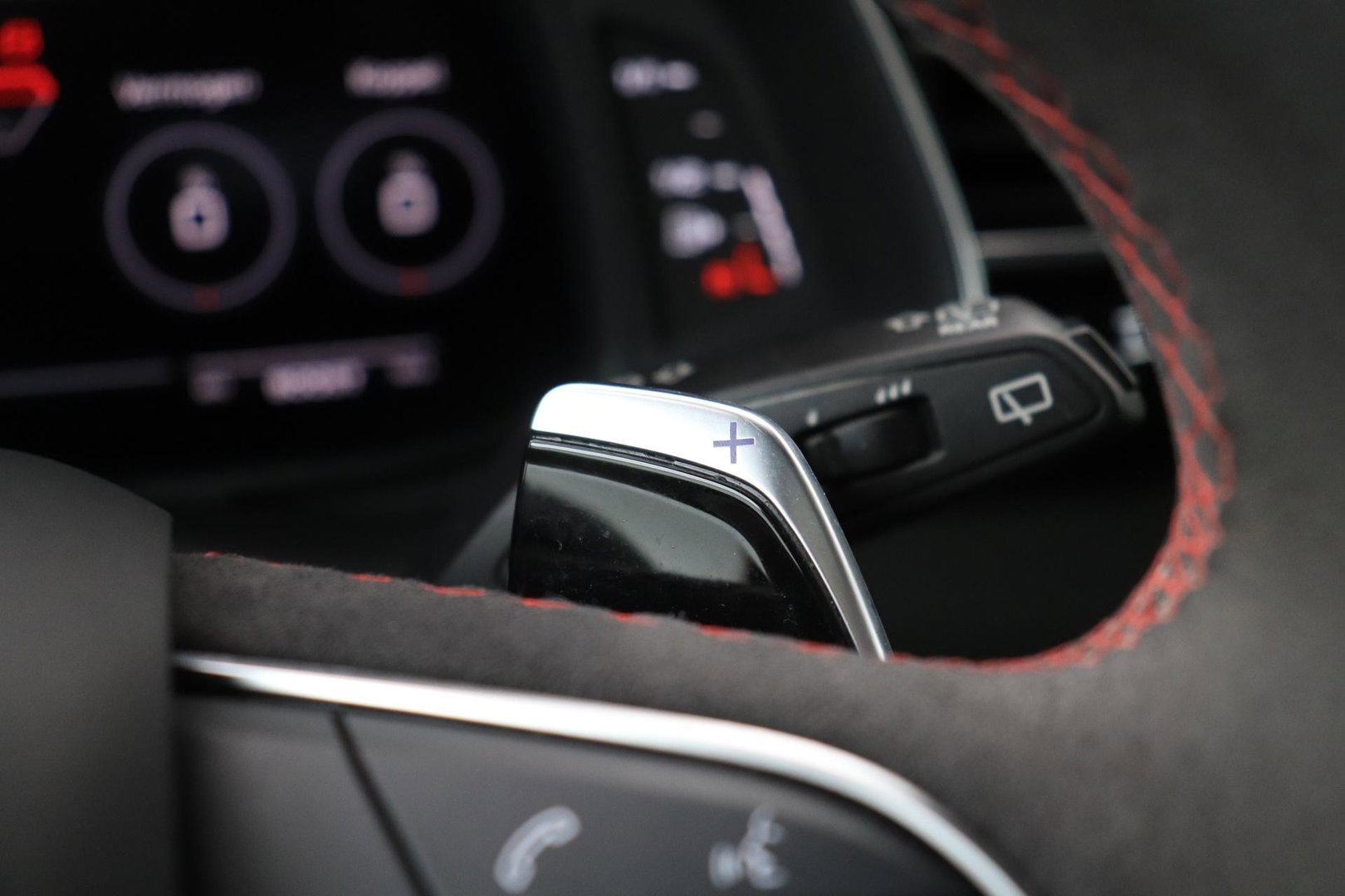 Audi RSQ8 4.0 TFSI Quattro | NL-Auto | RS Dynamicpakket Plus | Keramisch | Alcantara | Trekhaak | 23 Inch
