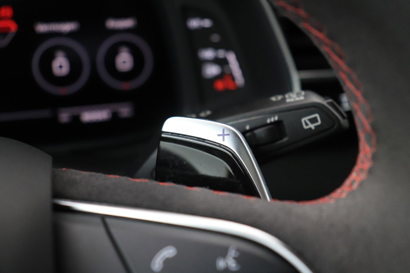 Audi RSQ8 4.0 TFSI Quattro | NL-Auto | RS Dynamicpakket Plus | Keramisch | Alcantara | Trekhaak | 23 Inch