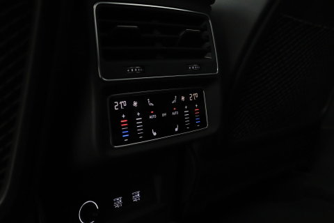 Audi RSQ8 4.0 TFSI Quattro | NL-Auto | RS Dynamicpakket Plus | Keramisch | Alcantara | Trekhaak | 23 Inch