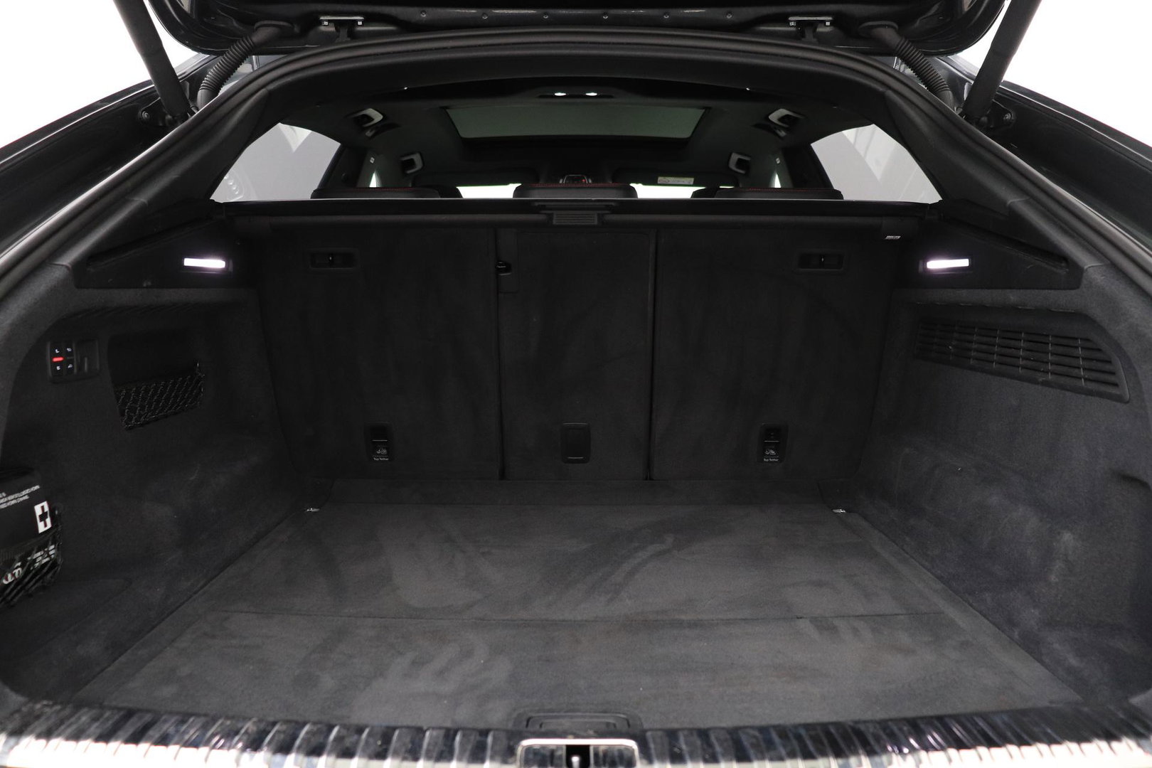 Audi RSQ8 4.0 TFSI Quattro | NL-Auto | RS Dynamicpakket Plus | Keramisch | Alcantara | Trekhaak | 23 Inch