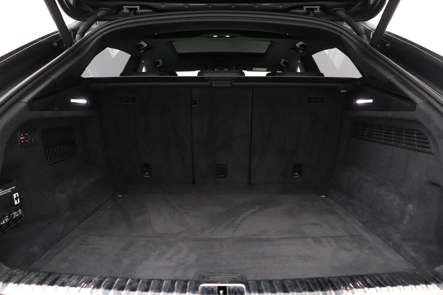 Audi RSQ8 4.0 TFSI Quattro | NL-Auto | RS Dynamicpakket Plus | Keramisch | Alcantara | Trekhaak | 23 Inch