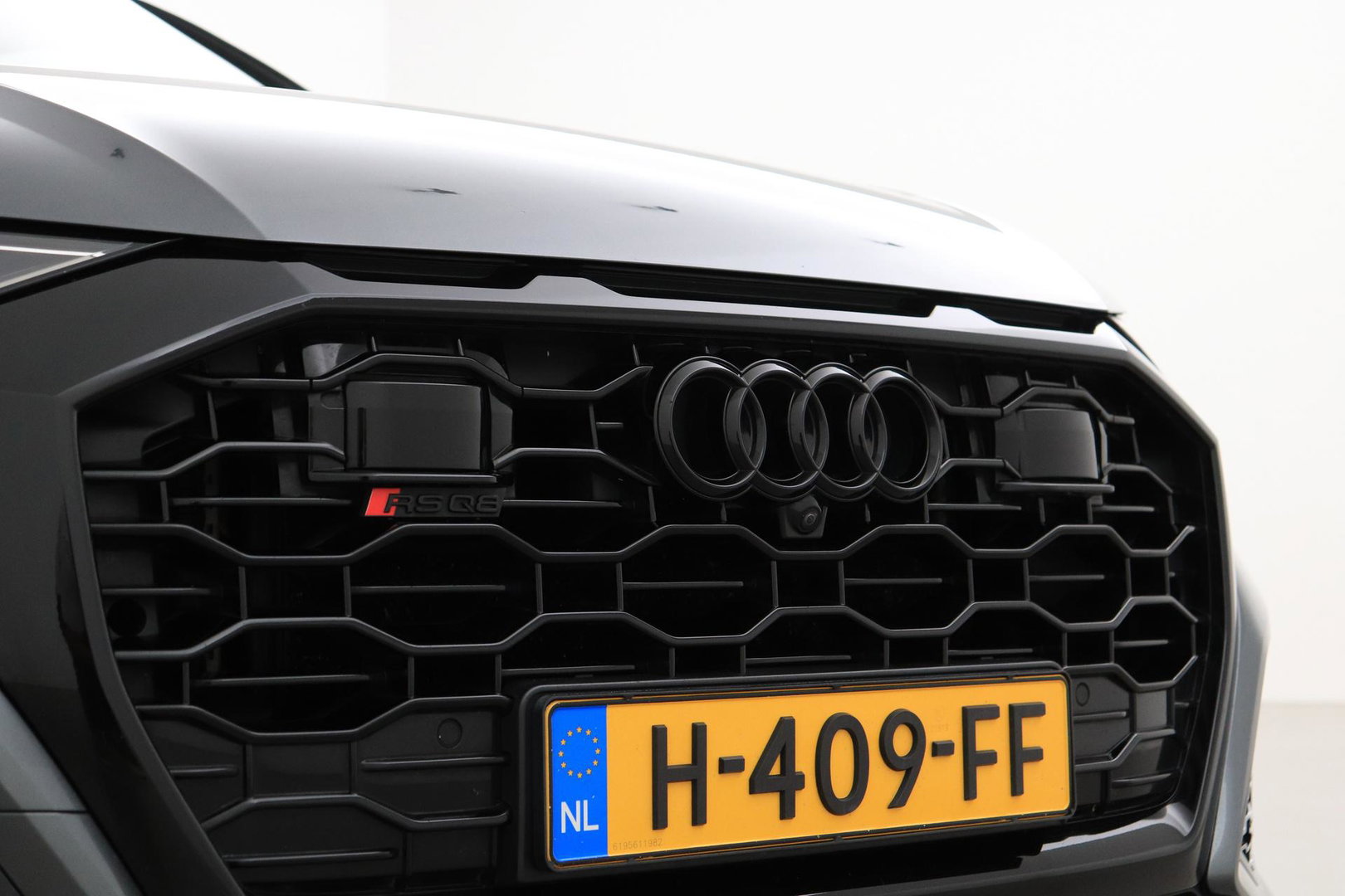 Audi RSQ8 4.0 TFSI Quattro | NL-Auto | RS Dynamicpakket Plus | Keramisch | Alcantara | Trekhaak | 23 Inch