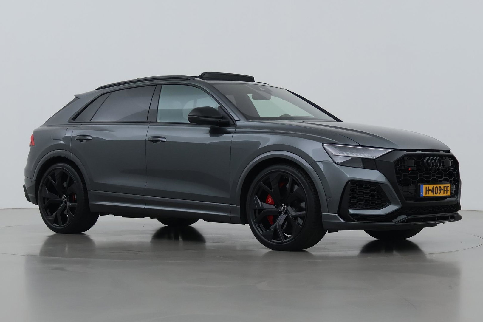 Audi RSQ8 4.0 TFSI Quattro | NL-Auto | RS Dynamicpakket Plus | Keramisch | Alcantara | Trekhaak | 23 Inch