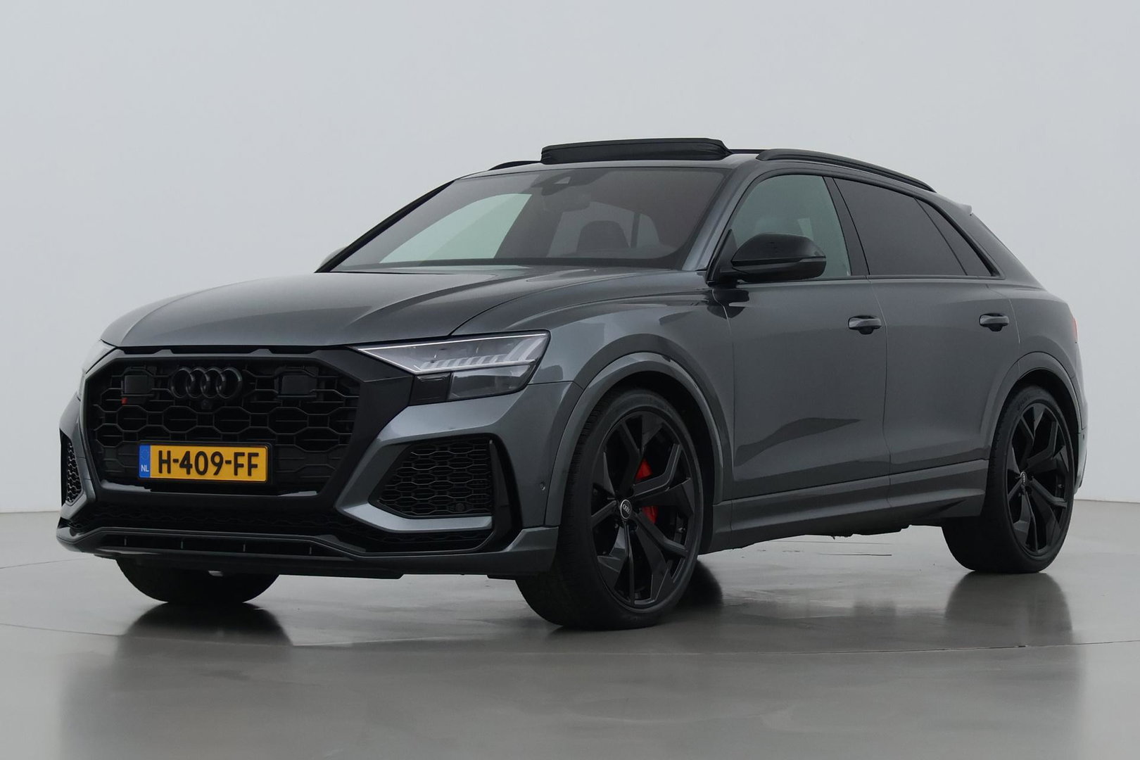 Audi RSQ8 4.0 TFSI Quattro | NL-Auto | RS Dynamicpakket Plus | Keramisch | Alcantara | Trekhaak | 23 Inch