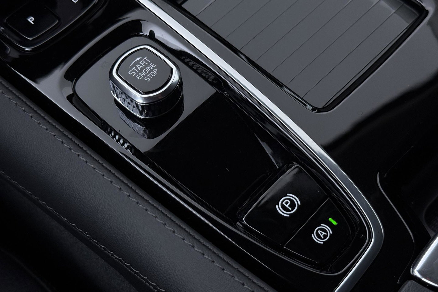 Volvo V90 T6 Plug-in hybrid Plus Dark | ACC | 360° Camera | Head-Up | Harman/Kardon | Pilot Assist | Stoel+Stuurverwarming | 19 inch