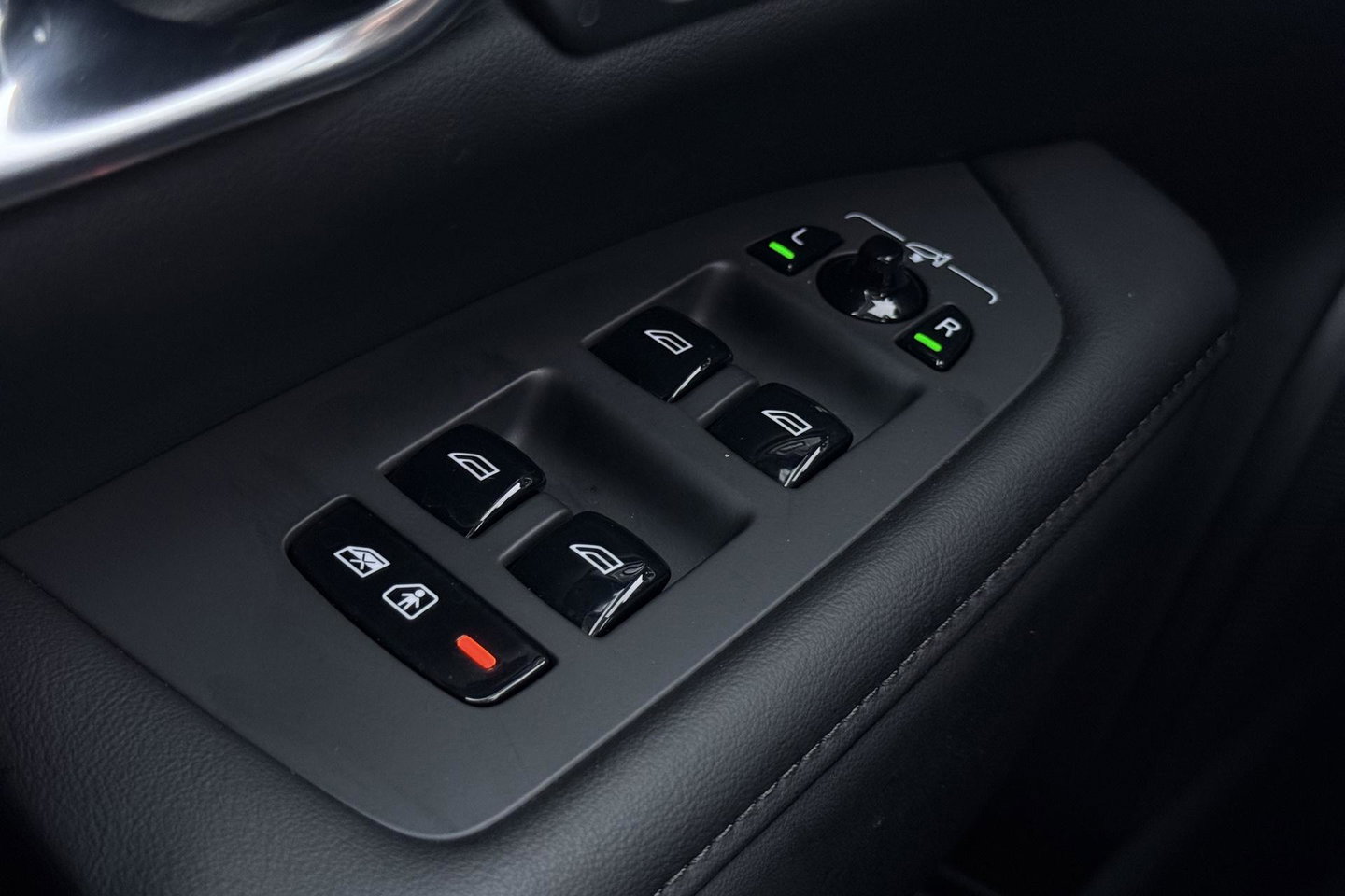 Volvo V90 T6 Plug-in hybrid Plus Dark | ACC | 360° Camera | Head-Up | Harman/Kardon | Pilot Assist | Stoel+Stuurverwarming | 19 inch