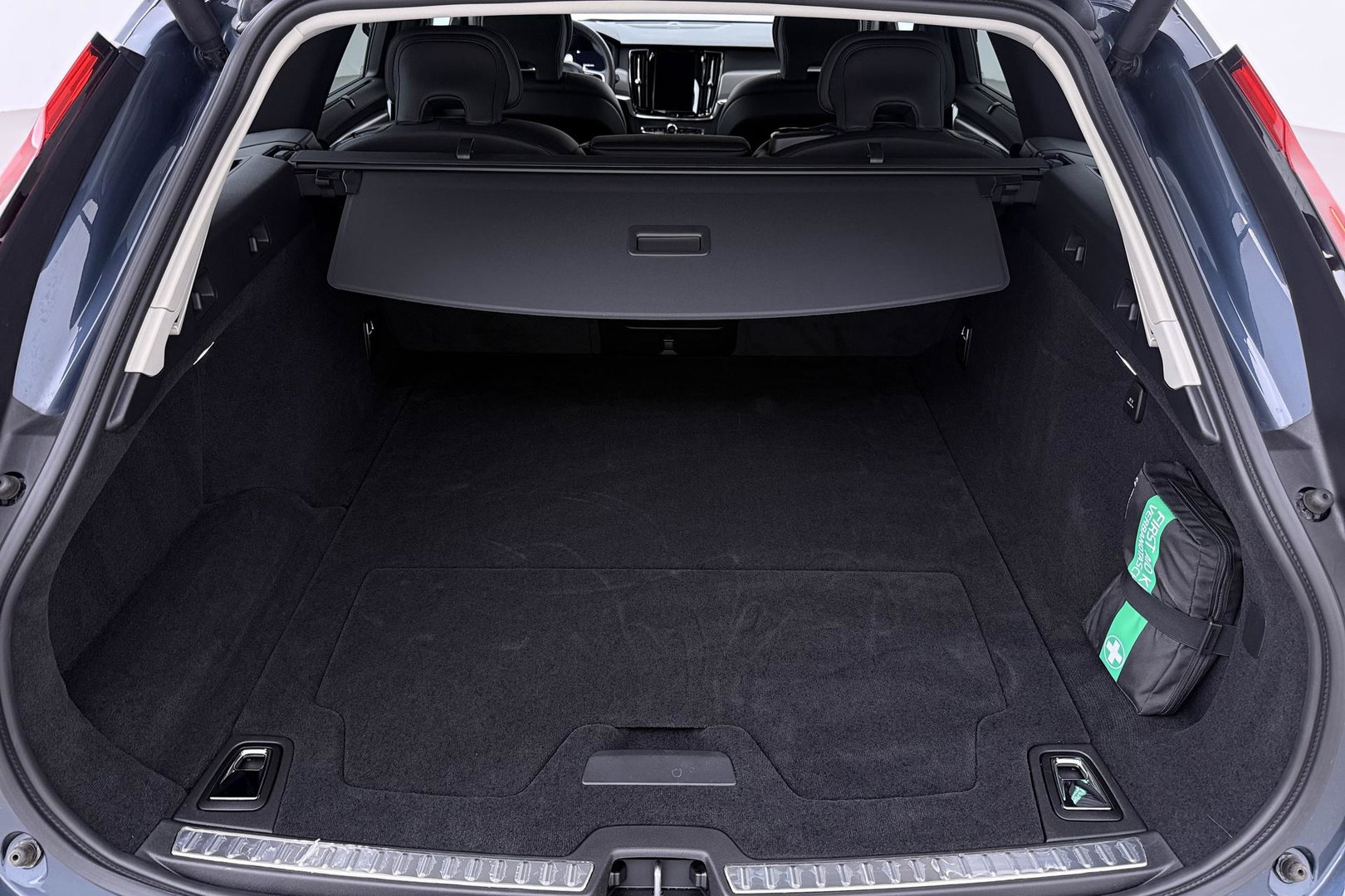 Volvo V90 T6 Plug-in hybrid Plus Dark | ACC | 360° Camera | Head-Up | Harman/Kardon | Pilot Assist | Stoel+Stuurverwarming | 19 inch