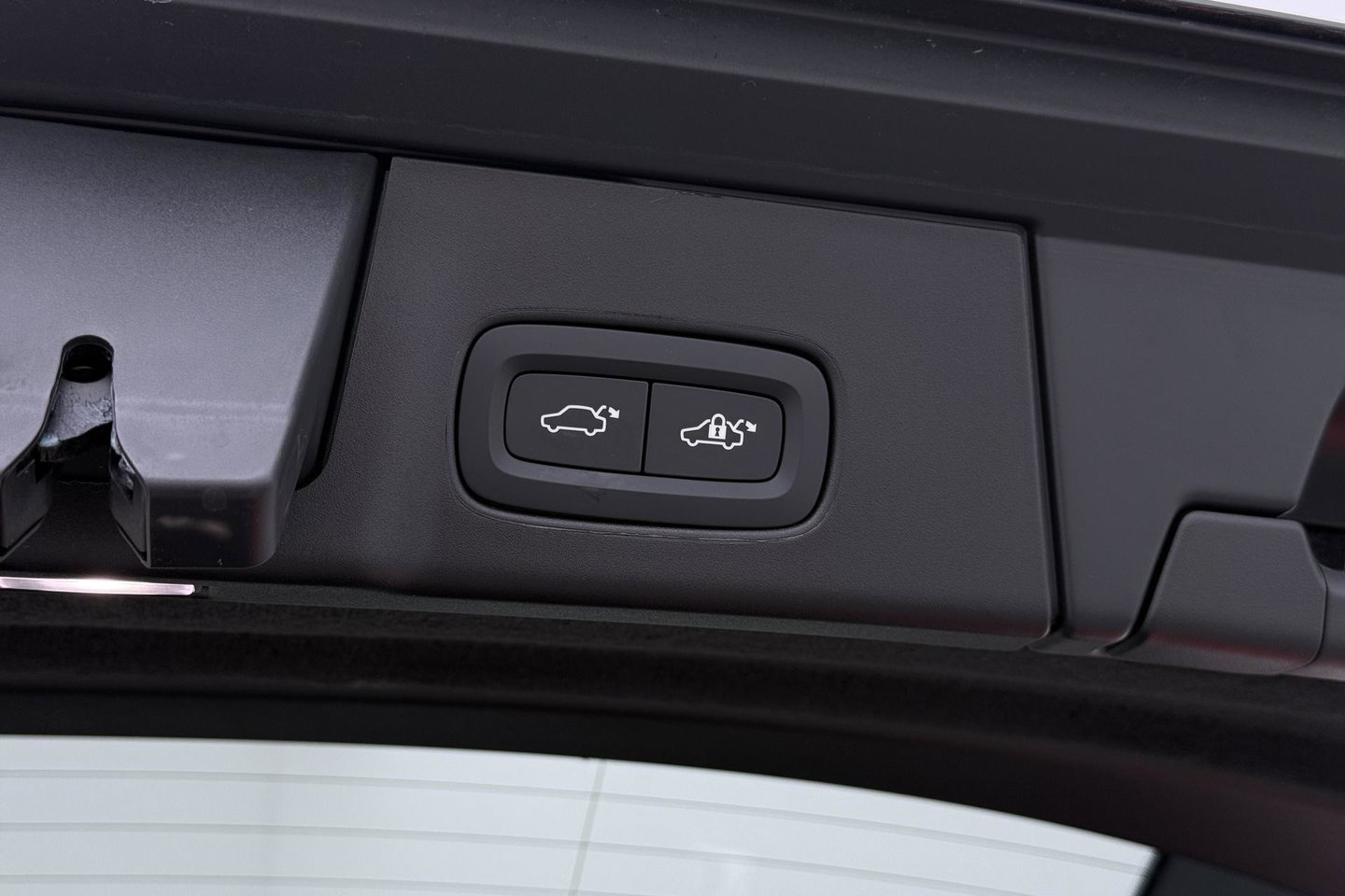 Volvo V90 T6 Plug-in hybrid Plus Dark | ACC | 360° Camera | Head-Up | Harman/Kardon | Pilot Assist | Stoel+Stuurverwarming | 19 inch