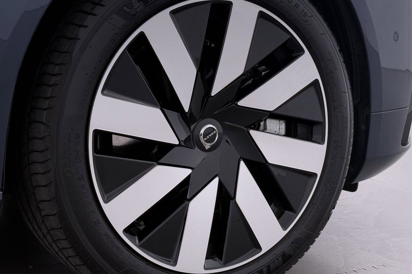 Volvo V90 T6 Plug-in hybrid Plus Dark | ACC | 360° Camera | Head-Up | Harman/Kardon | Pilot Assist | Stoel+Stuurverwarming | 19 inch