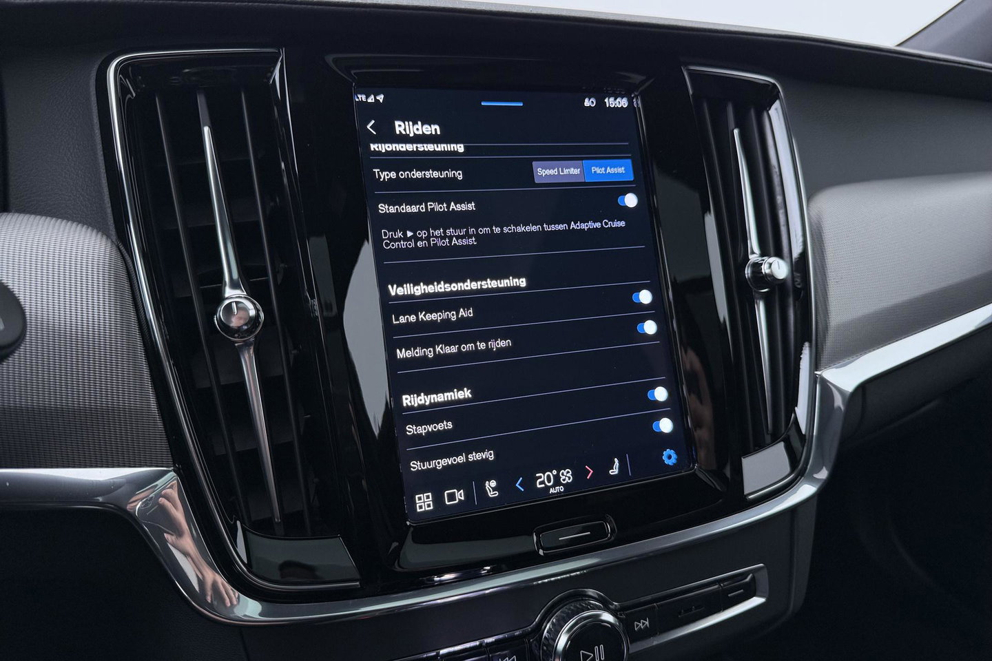 Volvo V90 T6 Plug-in hybrid Ultimate Dark | Panoramadak | 360° Camera | Head-Up | ACC | harman/kardon | BLIS