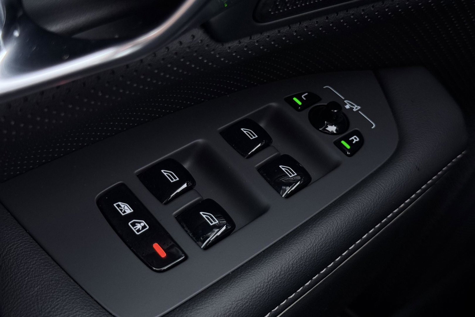 Volvo V90 T6 Plug-in hybrid Ultimate Dark | Panoramadak | 360° Camera | Head-Up | ACC | harman/kardon | BLIS
