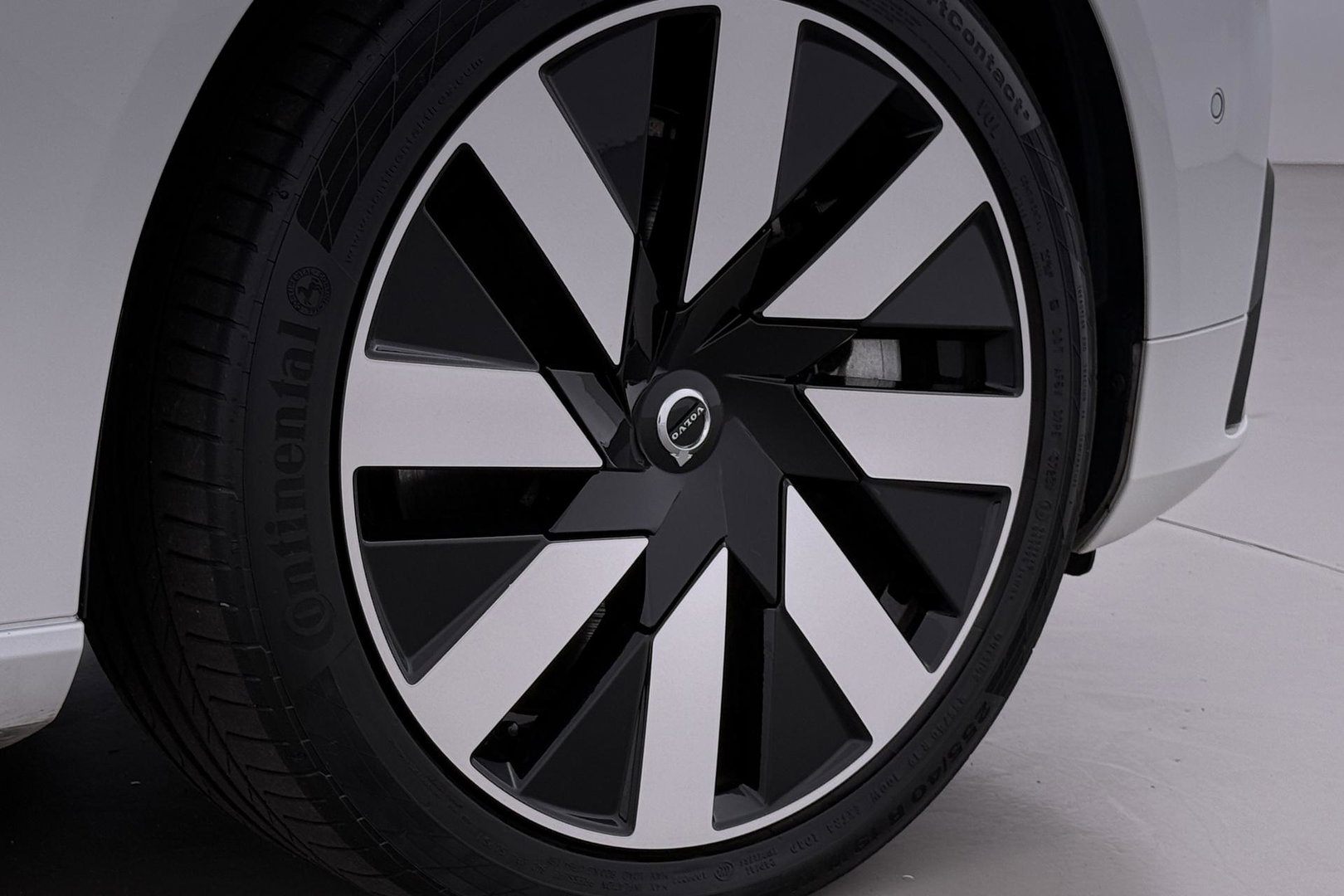 Volvo V90 T6 Plug-in hybrid Ultimate Dark | Panoramadak | 360° Camera | Head-Up | ACC | harman/kardon | BLIS