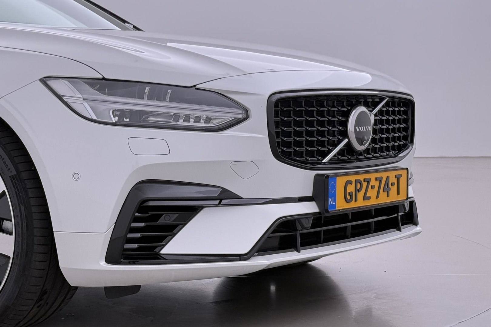 Volvo V90 T6 Plug-in hybrid Ultimate Dark | Panoramadak | 360° Camera | Head-Up | ACC | harman/kardon | BLIS
