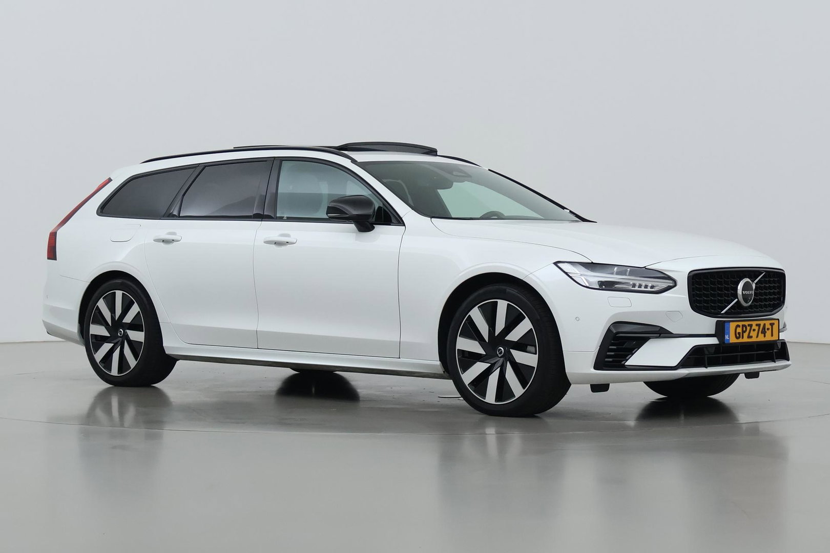 Volvo V90 T6 Plug-in hybrid Ultimate Dark | Panoramadak | 360° Camera | Head-Up | ACC | harman/kardon | BLIS