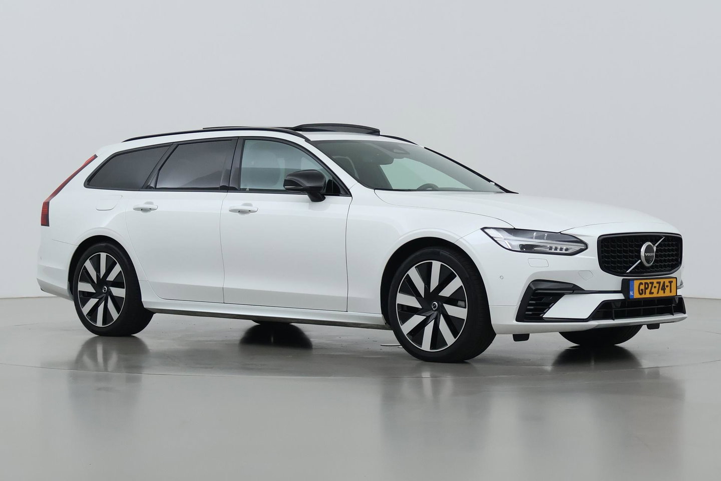 Volvo V90 T6 Plug-in hybrid Ultimate Dark | Panoramadak | 360° Camera | Head-Up | ACC | harman/kardon | BLIS