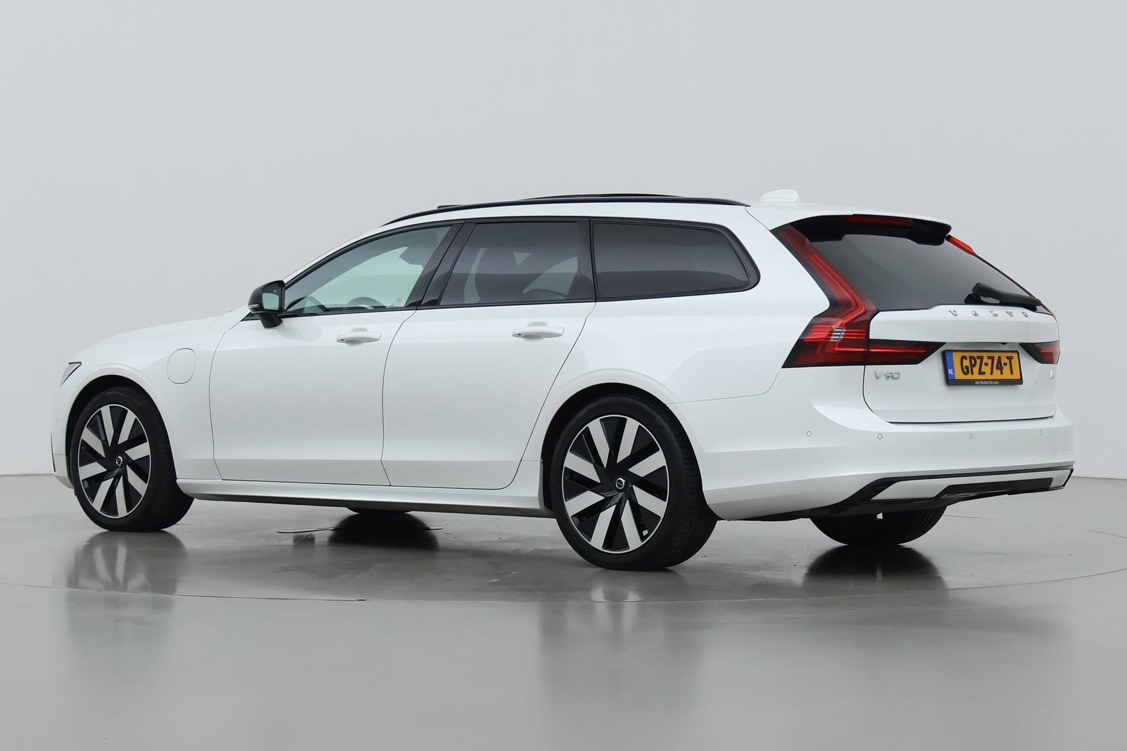 Volvo V90 T6 Plug-in hybrid Ultimate Dark | Panoramadak | 360° Camera | Head-Up | ACC | harman/kardon | BLIS