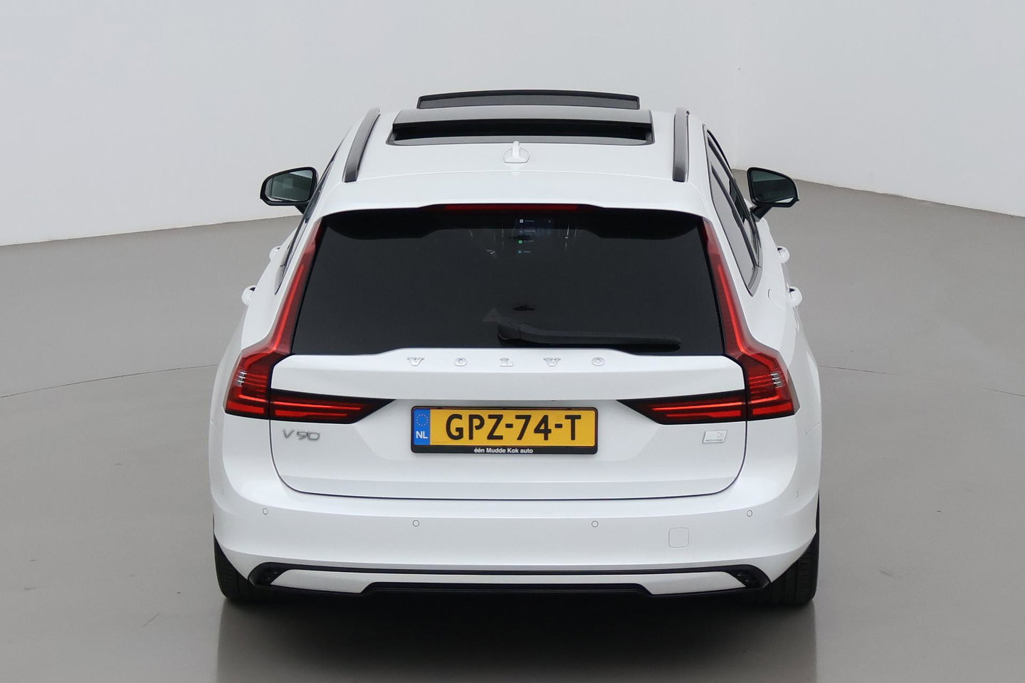 Volvo V90 T6 Plug-in hybrid Ultimate Dark | Panoramadak | 360° Camera | Head-Up | ACC | harman/kardon | BLIS