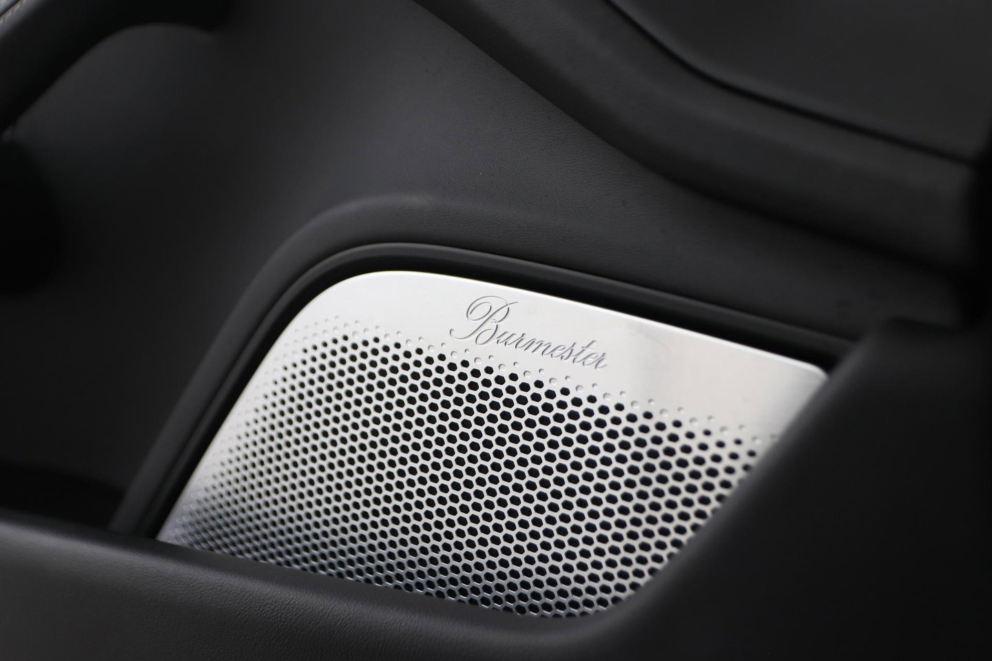 Porsche Taycan Sport Turismo Turbo S 93 kWh | BTW | Sport Chrono | Panoramadak | 229K NW prijs | Burmester Audio | Keramisch | 360° Camera | 21 Inch