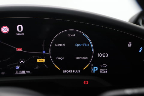 Porsche Taycan Sport Turismo Turbo S 93 kWh | BTW | Sport Chrono | Panoramadak | 229K NW prijs | Burmester Audio | Keramisch | 360° Camera | 21 Inch