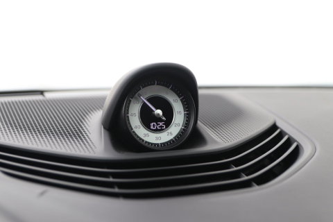 Porsche Taycan Sport Turismo Turbo S 93 kWh | BTW | Sport Chrono | Panoramadak | 229K NW prijs | Burmester Audio | Keramisch | 360° Camera | 21 Inch