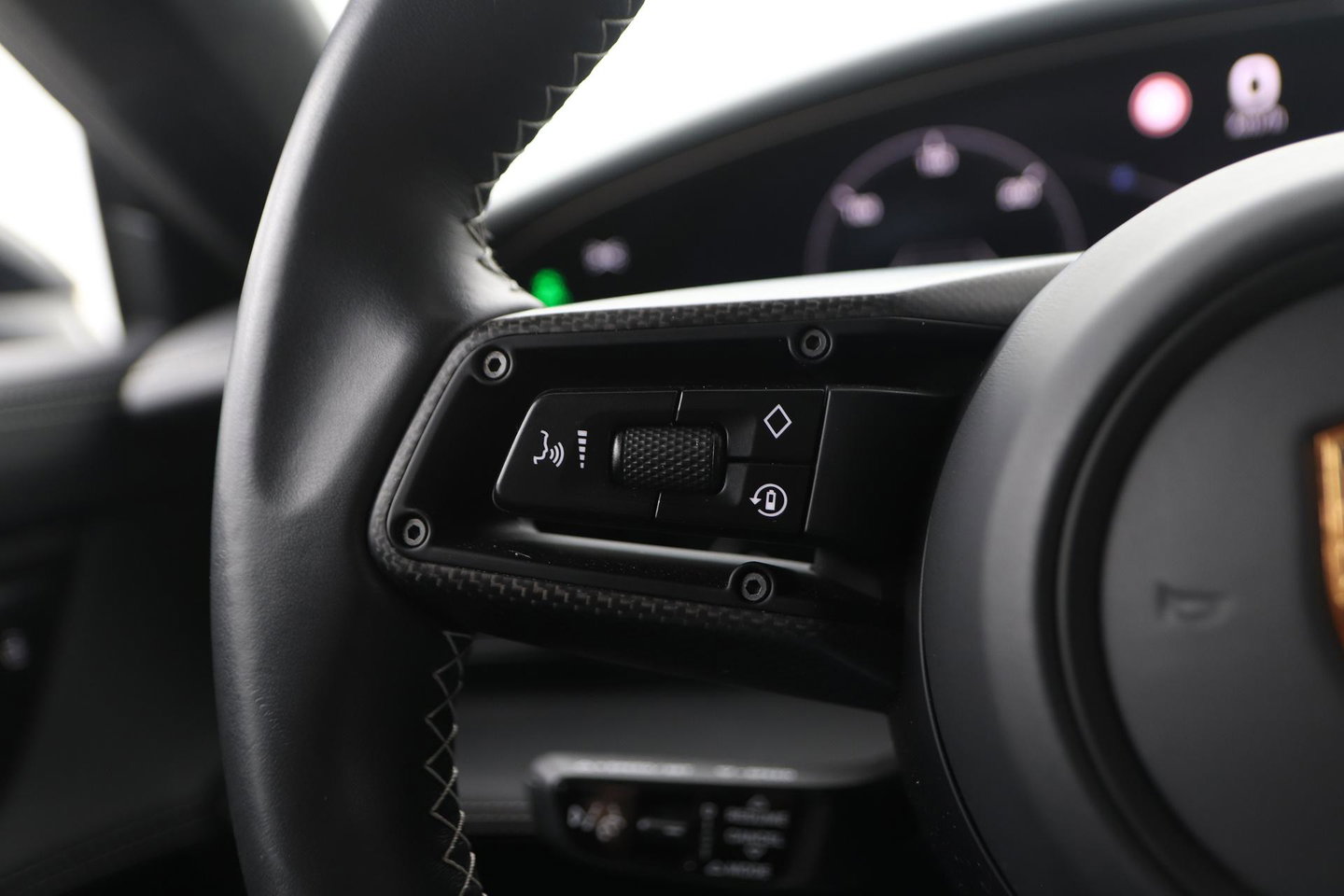 Porsche Taycan Sport Turismo Turbo S 93 kWh | BTW | Sport Chrono | Panoramadak | 229K NW prijs | Burmester Audio | Keramisch | 360° Camera | 21 Inch