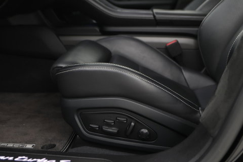 Porsche Taycan Sport Turismo Turbo S 93 kWh | BTW | Sport Chrono | Panoramadak | 229K NW prijs | Burmester Audio | Keramisch | 360° Camera | 21 Inch
