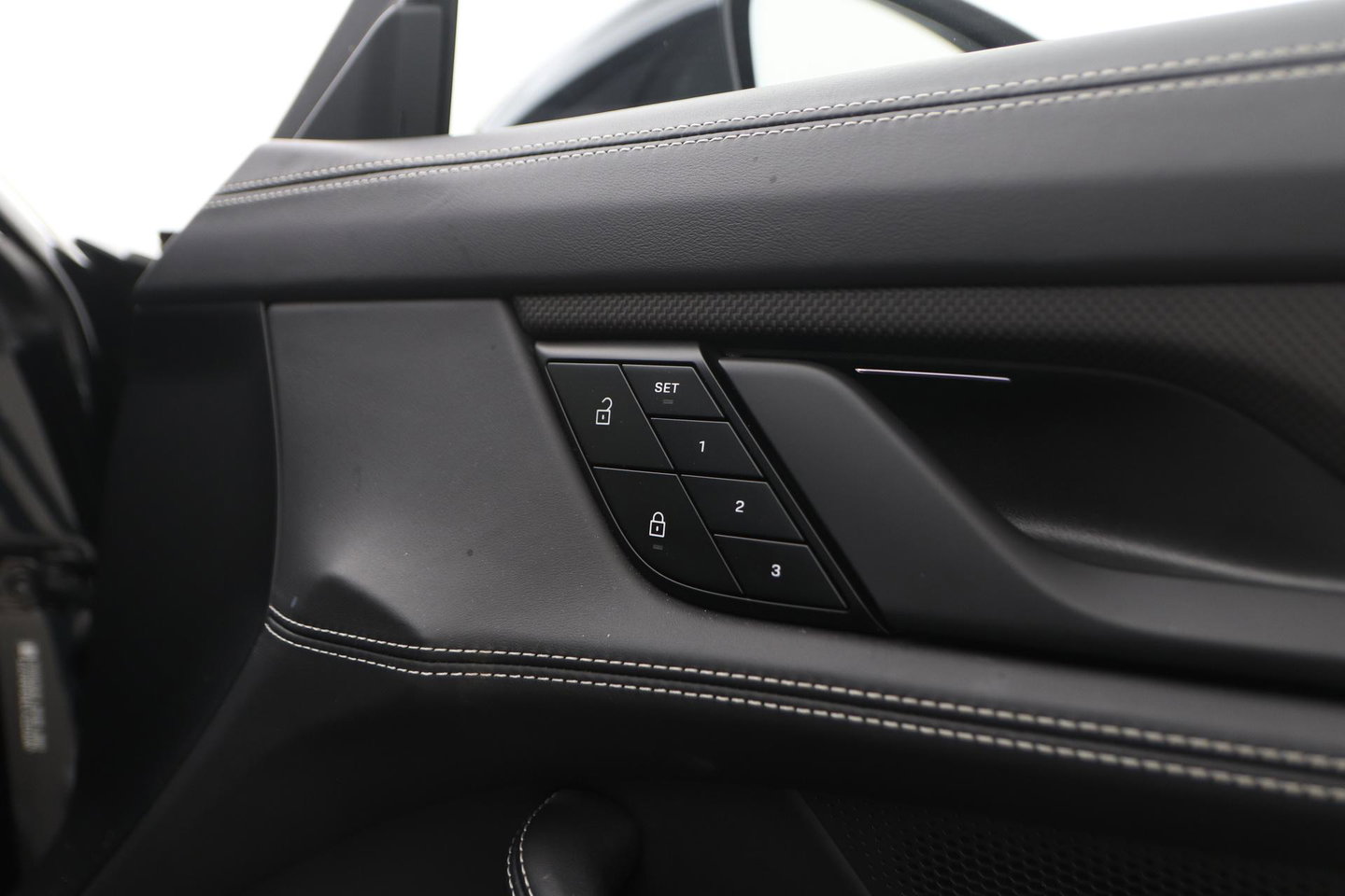 Porsche Taycan Sport Turismo Turbo S 93 kWh | BTW | Sport Chrono | Panoramadak | 229K NW prijs | Burmester Audio | Keramisch | 360° Camera | 21 Inch