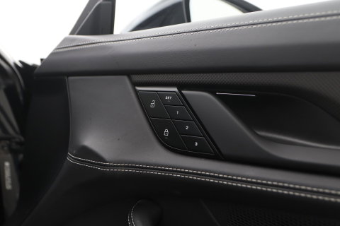 Porsche Taycan Sport Turismo Turbo S 93 kWh | BTW | Sport Chrono | Panoramadak | 229K NW prijs | Burmester Audio | Keramisch | 360° Camera | 21 Inch