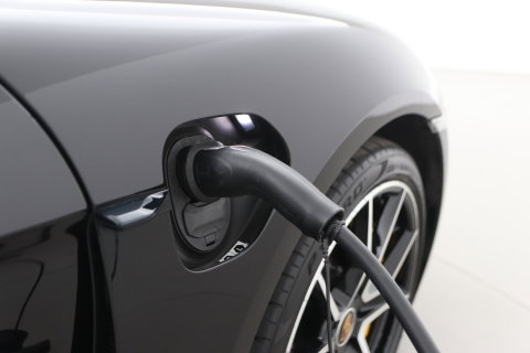 Porsche Taycan Sport Turismo Turbo S 93 kWh | BTW | Sport Chrono | Panoramadak | 229K NW prijs | Burmester Audio | Keramisch | 360° Camera | 21 Inch