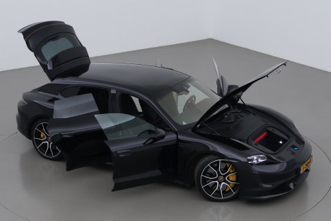 Porsche Taycan Sport Turismo Turbo S 93 kWh | BTW | Sport Chrono | Panoramadak | 229K NW prijs | Burmester Audio | Keramisch | 360° Camera | 21 Inch