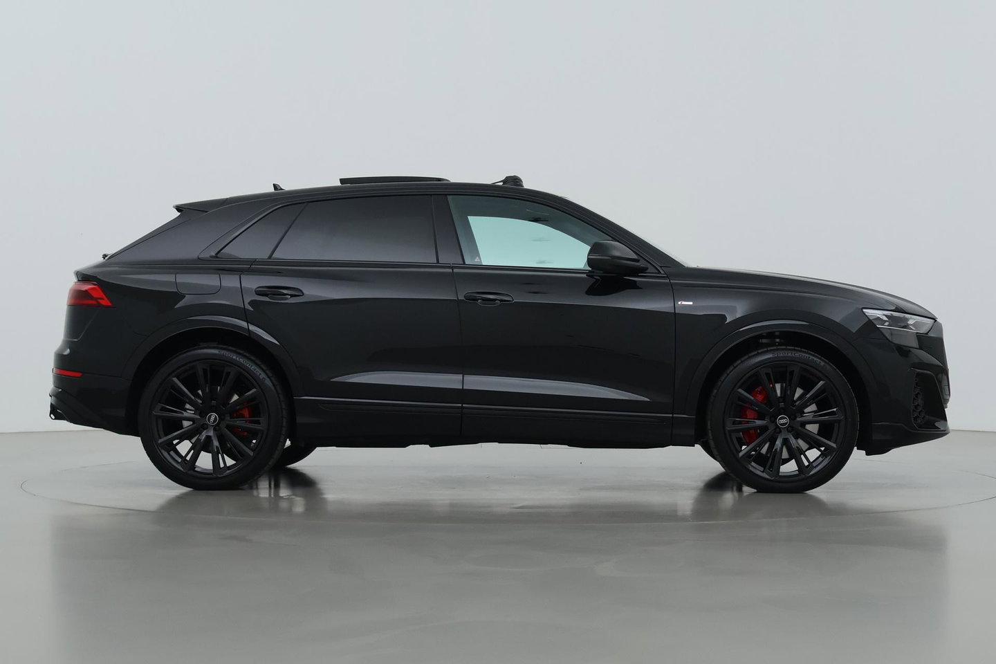 Audi Q8 60 TFSI e quattro Pro Line S Competition | Luchtvering | B&O | Panoramadak | Trekhaak | 360° Camera | 23 Inch