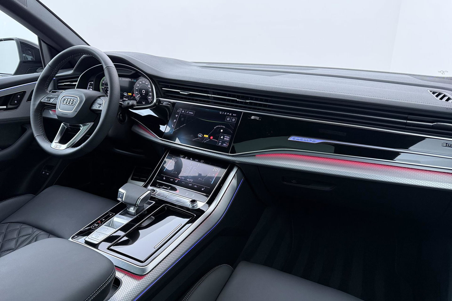 Audi Q8 60 TFSI e quattro Pro Line S Competition | Luchtvering | B&O | Panoramadak | Trekhaak | 360° Camera | 23 Inch