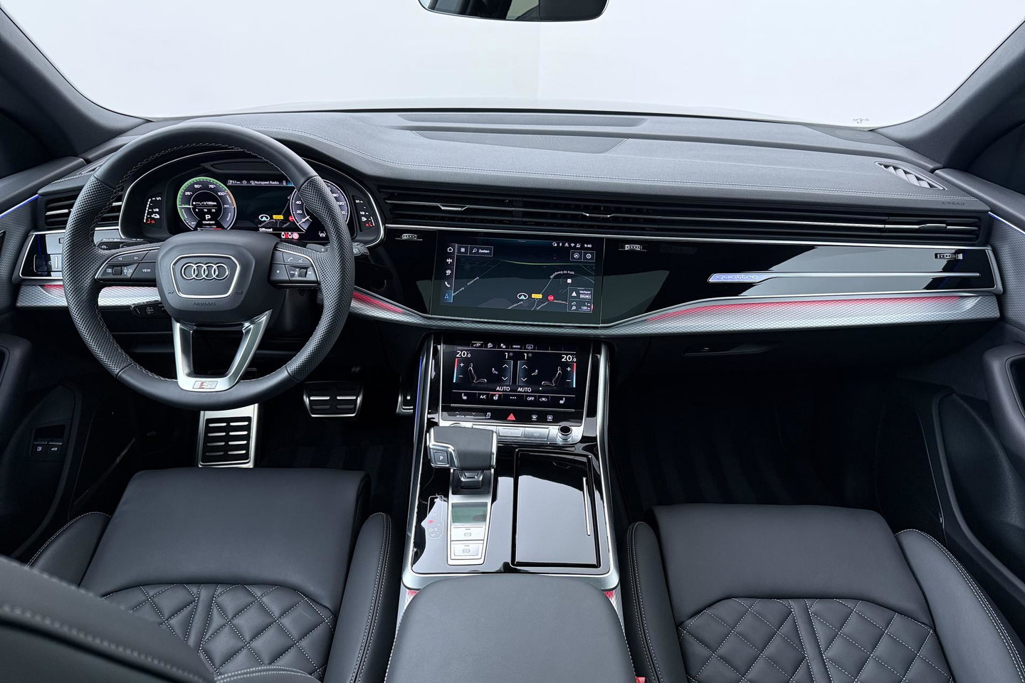 Audi Q8 60 TFSI e quattro Pro Line S Competition | Luchtvering | B&O | Panoramadak | Trekhaak | 360° Camera | 23 Inch