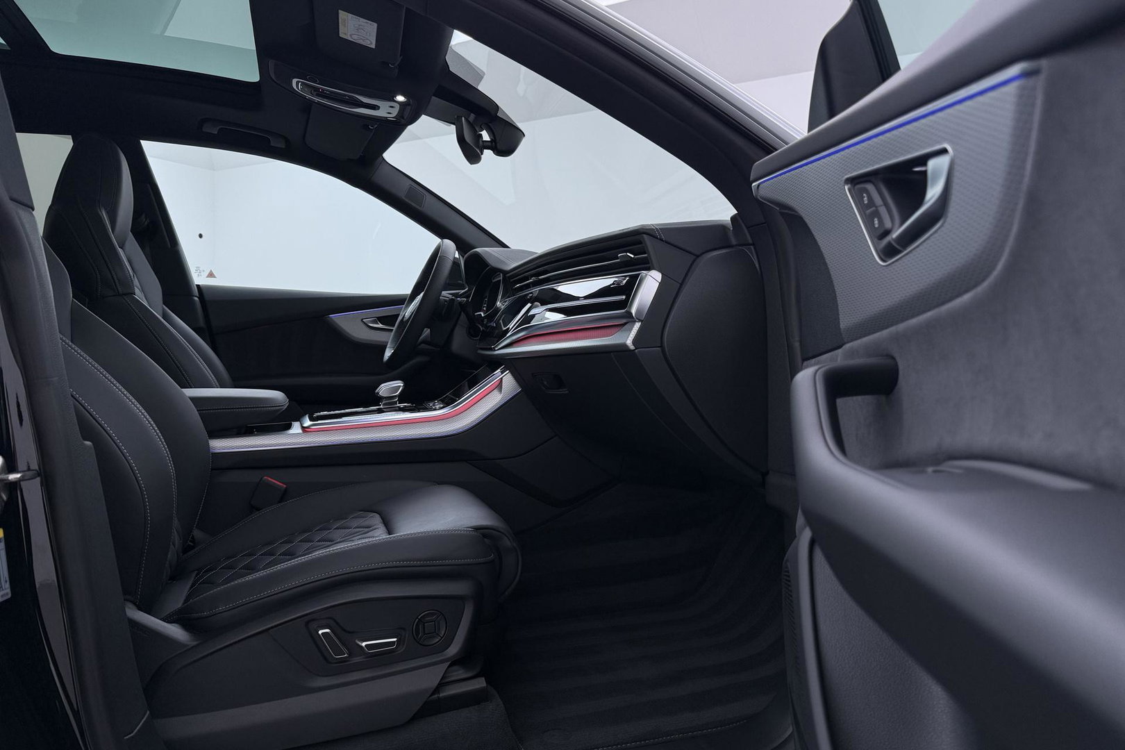 Audi Q8 60 TFSI e quattro Pro Line S Competition | Luchtvering | B&O | Panoramadak | Trekhaak | 360° Camera | 23 Inch