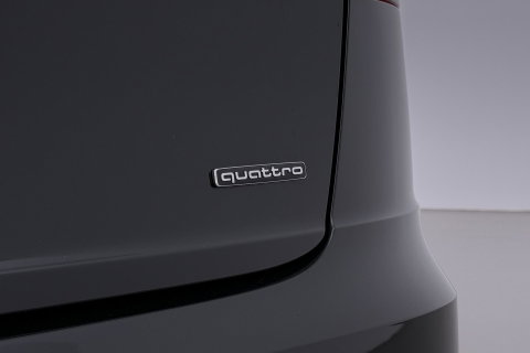 Audi Q8 60 TFSI e quattro Pro Line S Competition | Luchtvering | B&O | Panoramadak | Trekhaak | 360° Camera | 23 Inch