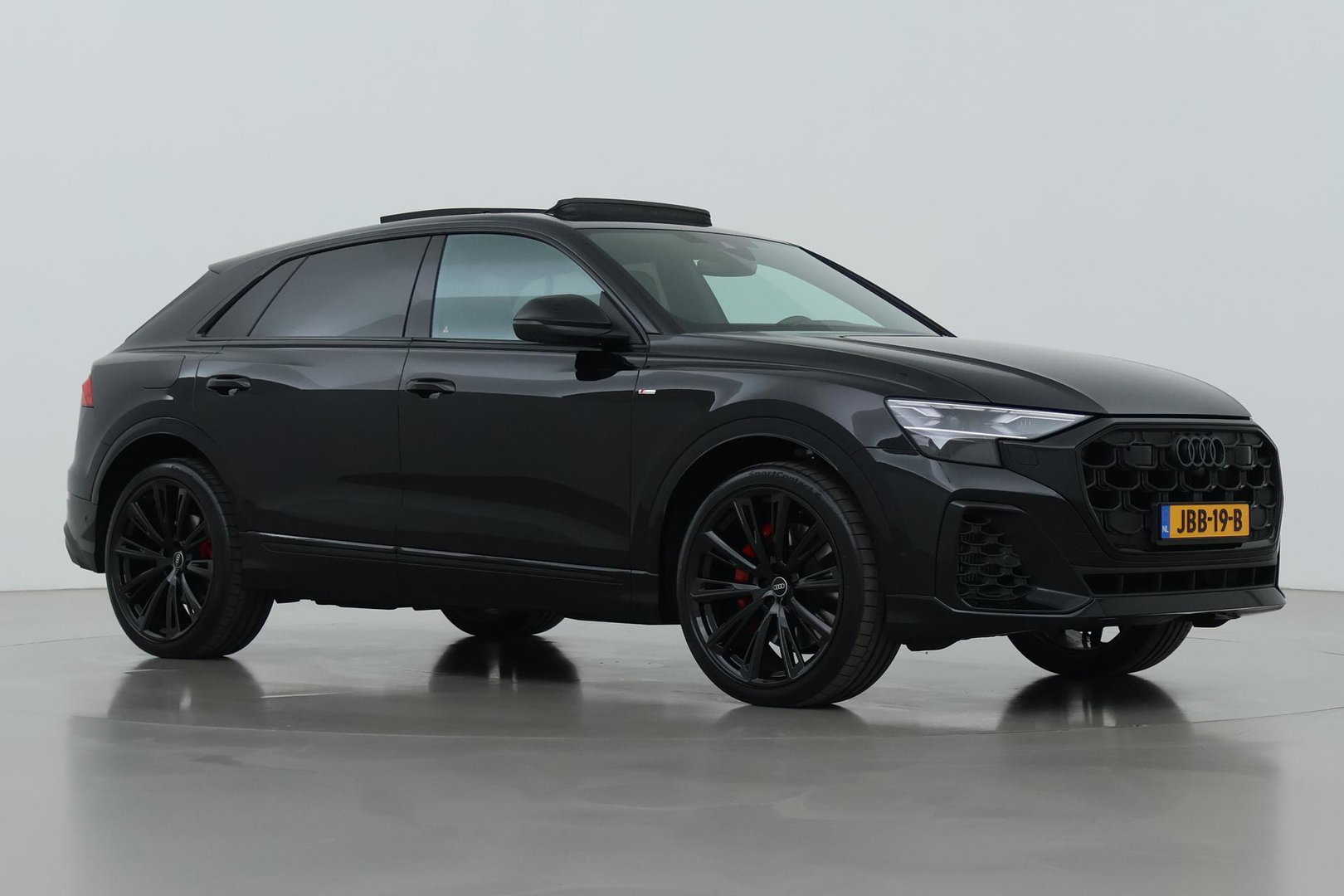 Audi Q8 60 TFSI e quattro Pro Line S Competition | Luchtvering | B&O | Panoramadak | Trekhaak | 360° Camera | 23 Inch