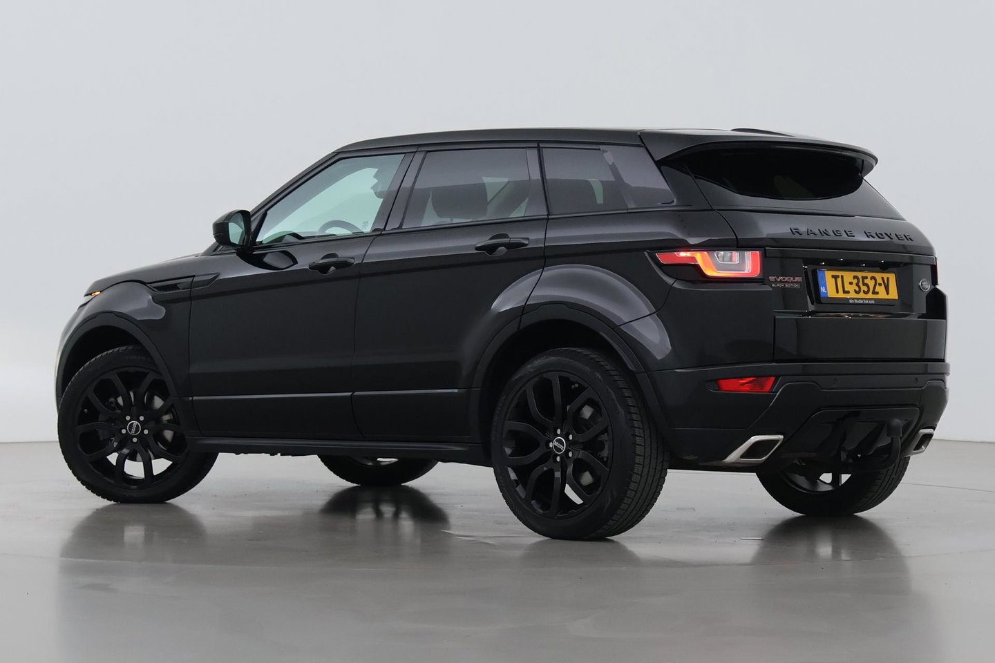 Land Rover Range Rover Evoque 2.0 TD4 HSE Dynamic | Automaat | Trekhaak | Panoramadak | Camera | Stoelverwarming