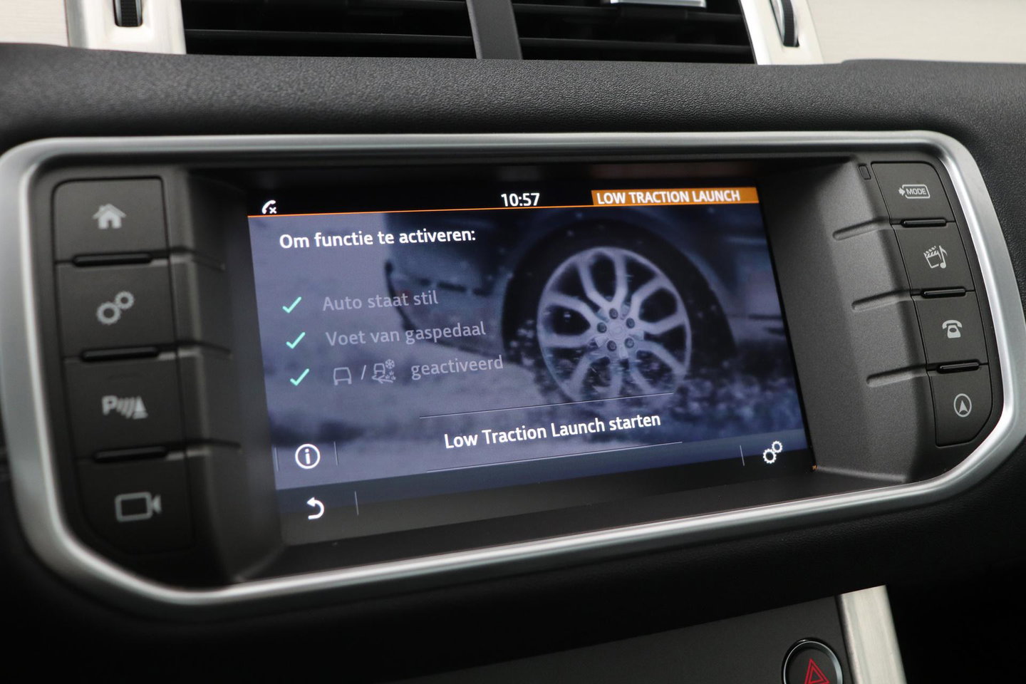 Land Rover Range Rover Evoque 2.0 TD4 HSE Dynamic | Automaat | Trekhaak | Panoramadak | Camera | Stoelverwarming