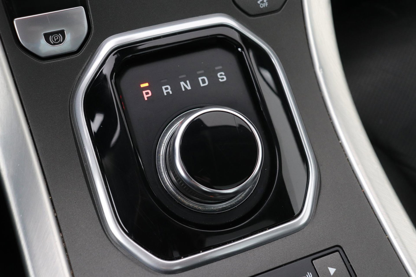Land Rover Range Rover Evoque 2.0 TD4 HSE Dynamic | Automaat | Trekhaak | Panoramadak | Camera | Stoelverwarming