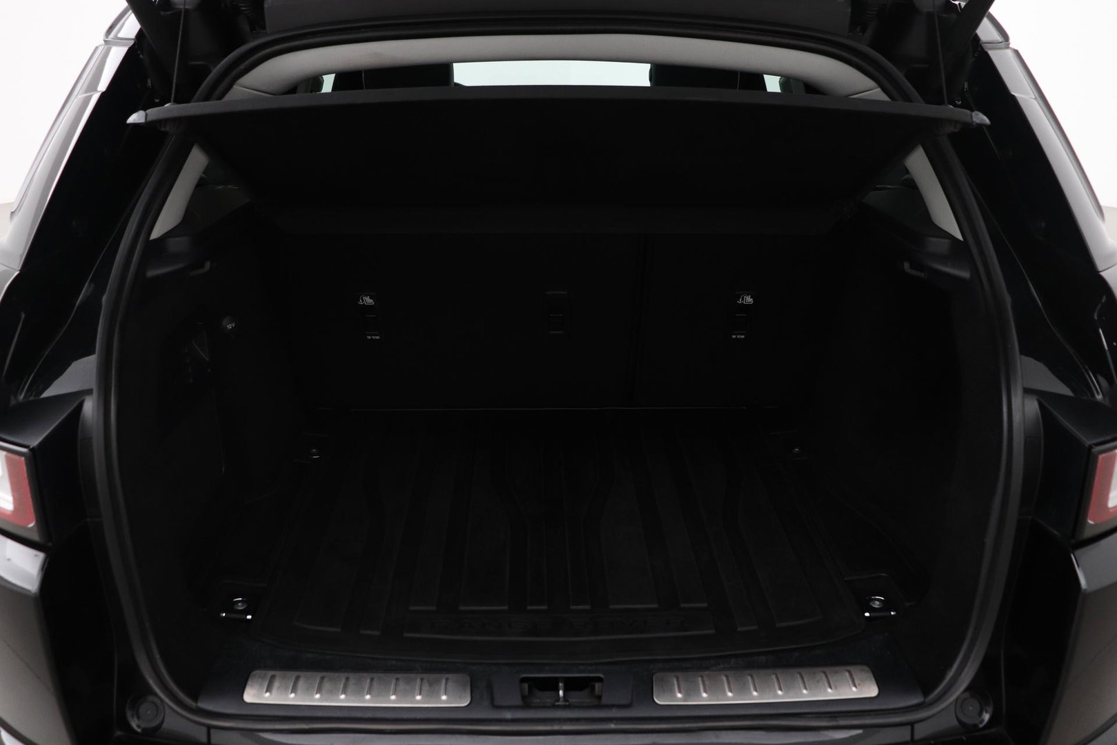 Land Rover Range Rover Evoque 2.0 TD4 HSE Dynamic | Automaat | Trekhaak | Panoramadak | Camera | Stoelverwarming