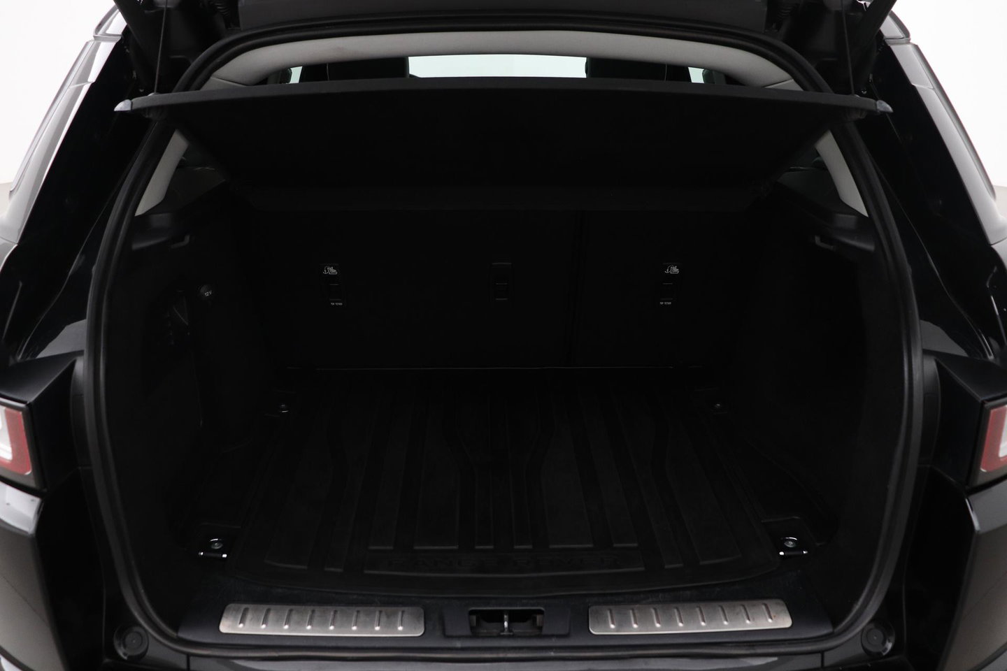 Land Rover Range Rover Evoque 2.0 TD4 HSE Dynamic | Automaat | Trekhaak | Panoramadak | Camera | Stoelverwarming