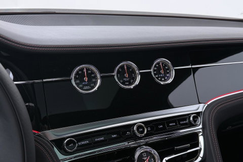 Bentley Flying Spur 2.9 V6 Hybrid Azure | Rotating Display | Black Pack | Touring Specification | Styling Specification | Sunroof | Massage