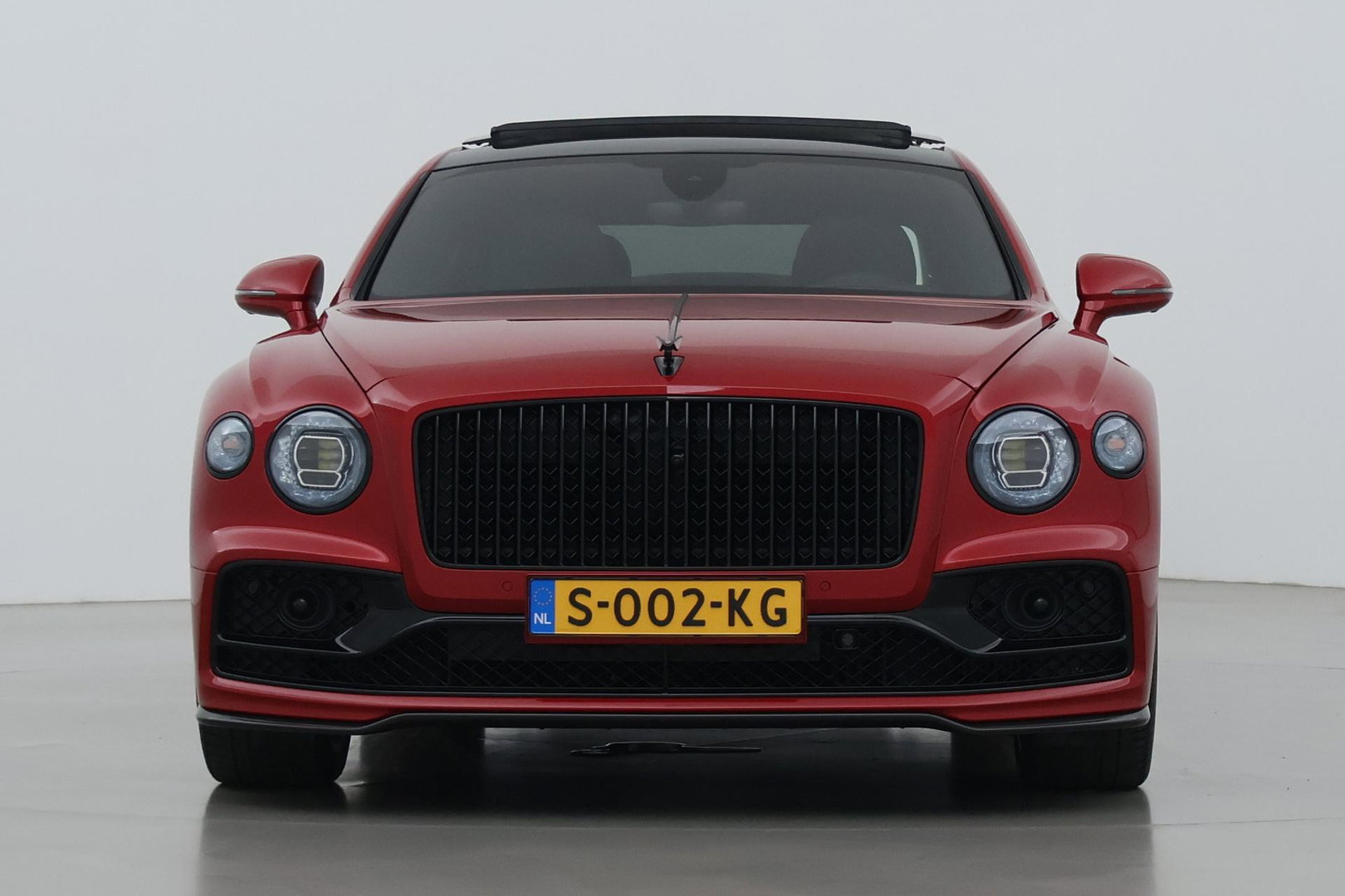 Bentley Flying Spur 2.9 V6 Hybrid Azure | Rotating Display | Black Pack | Touring Specification | Styling Specification | Sunroof | Massage