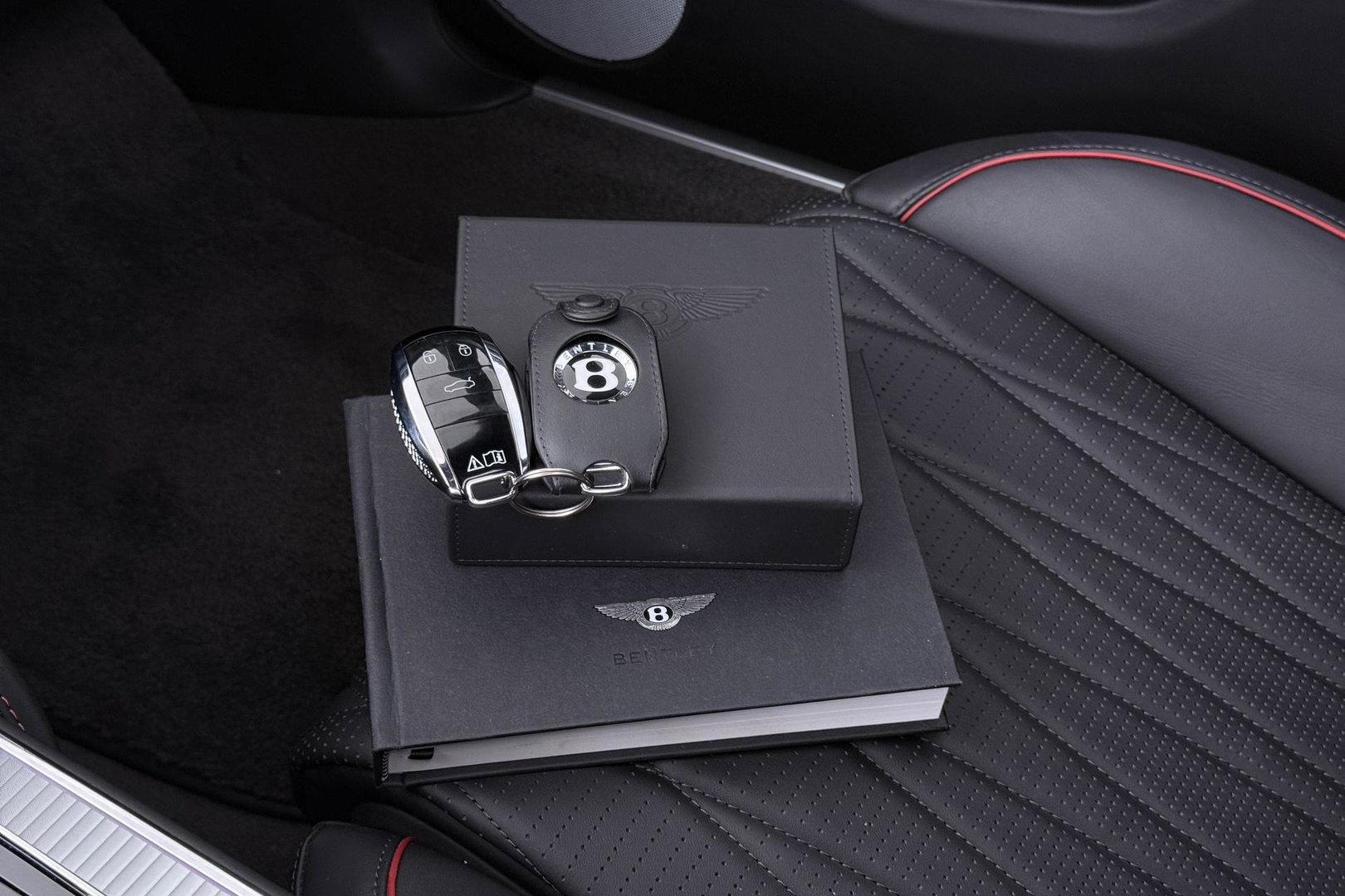 Bentley Flying Spur 2.9 V6 Hybrid Azure | Rotating Display | Black Pack | Touring Specification | Styling Specification | Sunroof | Massage