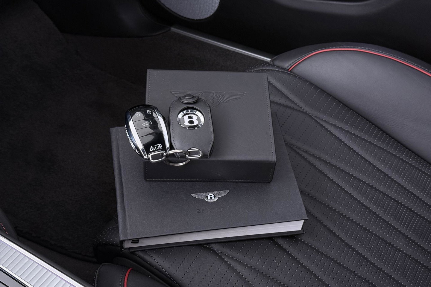 Bentley Flying Spur 2.9 V6 Hybrid Azure | Rotating Display | Black Pack | Touring Specification | Styling Specification | Sunroof | Massage