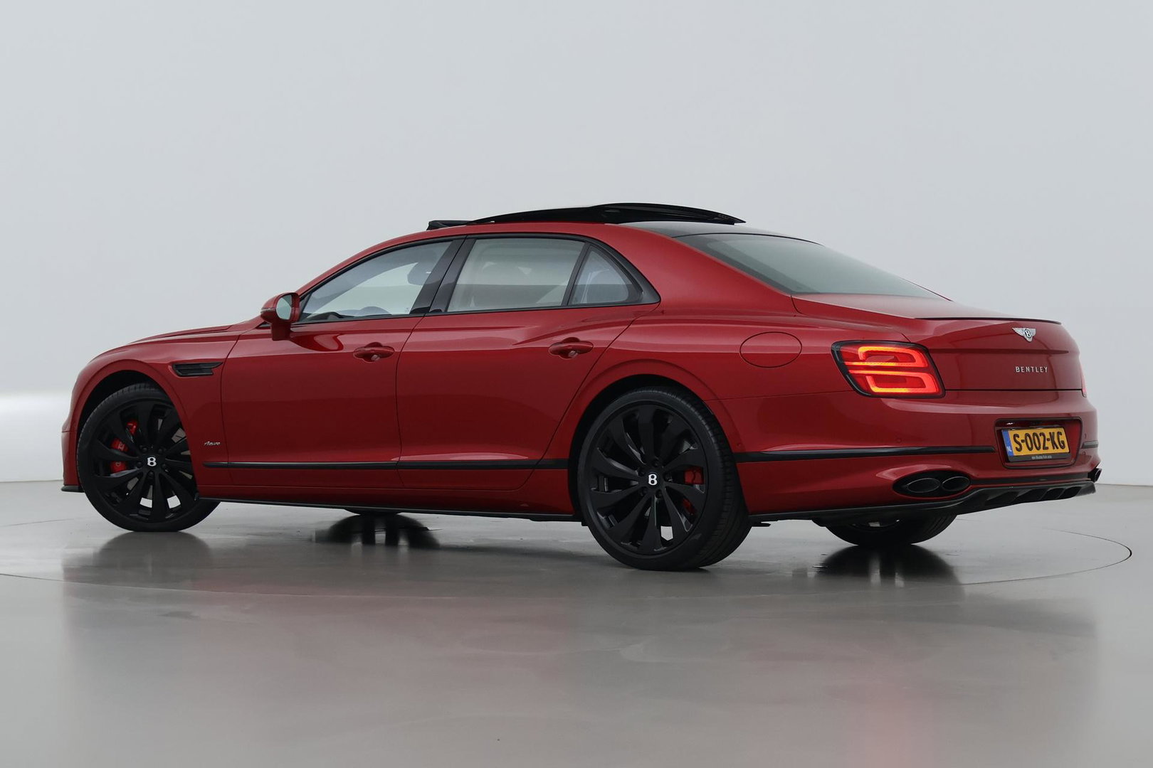 Bentley Flying Spur 2.9 V6 Hybrid Azure | Rotating Display | Black Pack | Touring Specification | Styling Specification | Sunroof | Massage