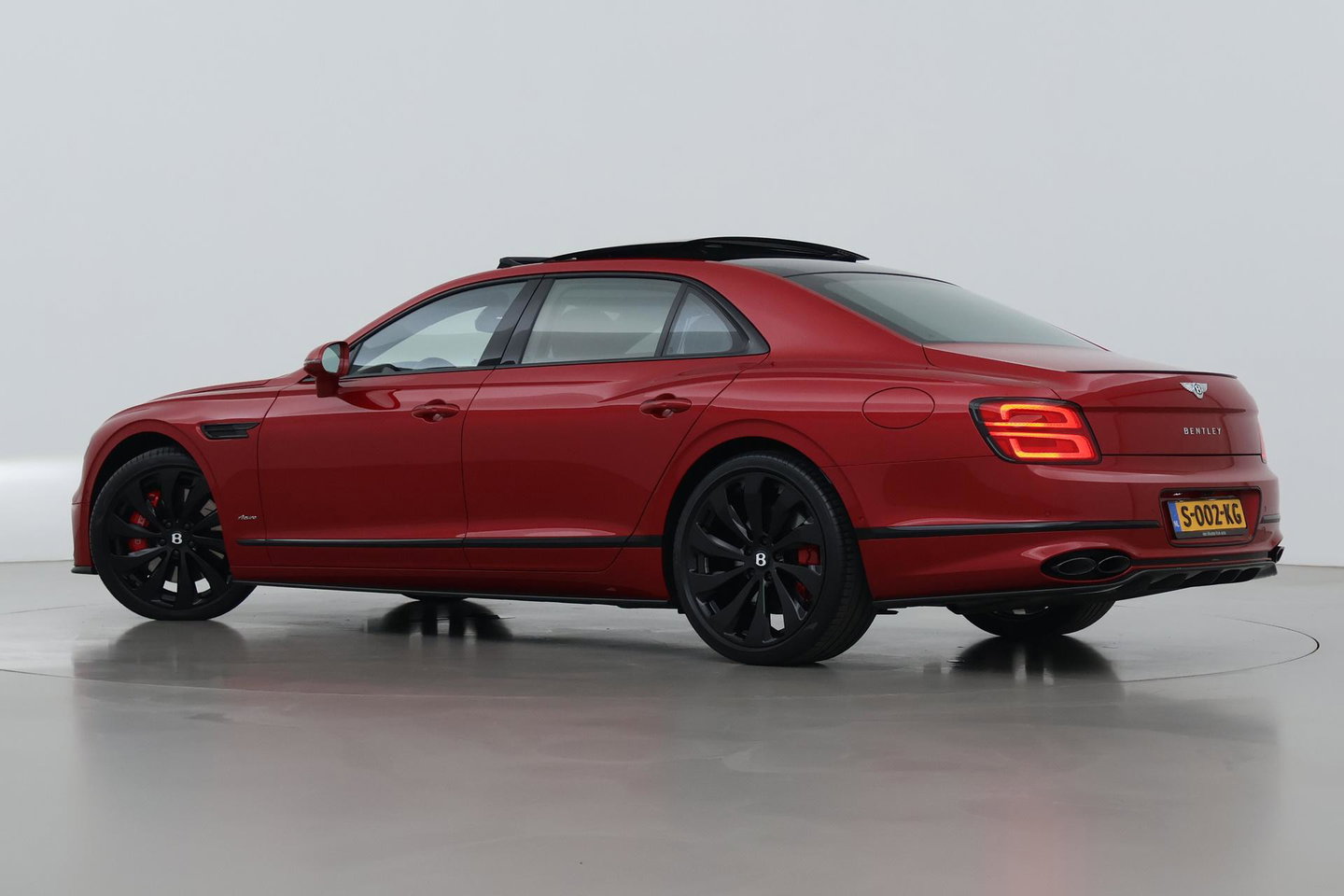 Bentley Flying Spur 2.9 V6 Hybrid Azure | Rotating Display | Black Pack | Touring Specification | Styling Specification | Sunroof | Massage