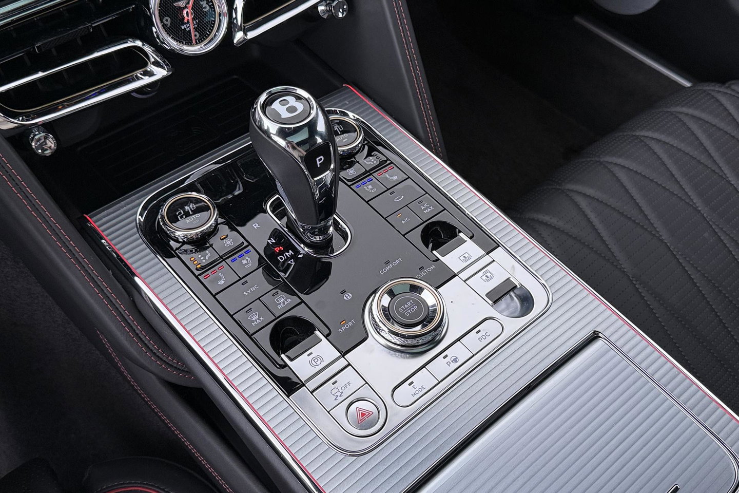 Bentley Flying Spur 2.9 V6 Hybrid Azure | Rotating Display | Black Pack | Touring Specification | Styling Specification | Sunroof | Massage
